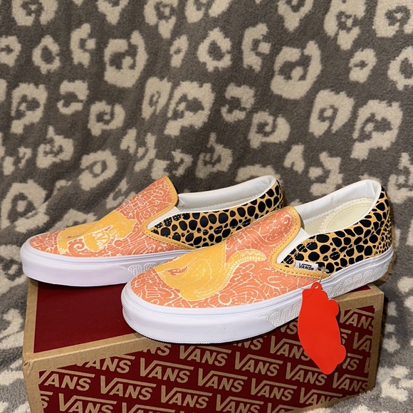 Vans Classic Slip-on Sneakers in Jaguar 🐆 and True White New 😍🐆☀️ - Picture 5 of 17